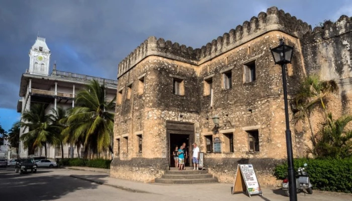 conoce-la-ciudad-de-piedra